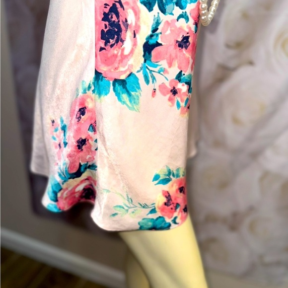 In Bloom By Jonquil 
VISION FLORAL SATIN CHEMISE IN PEACH FLORAL.   Xs - Picture 4 of 15